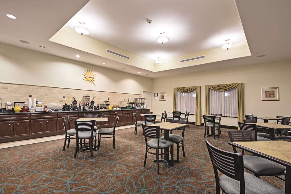 La Quinta By Wyndham Houston New Caney Restoran fotoğraf